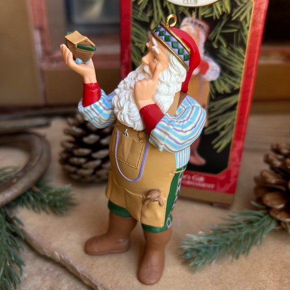 Hallmark The Toymakers Gift Keepsake Ornament New in Box - Picture 6 of 10